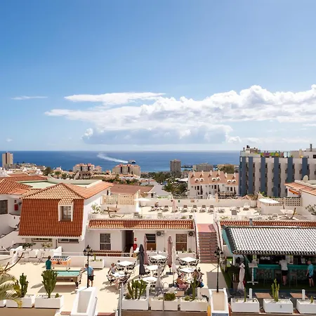 Oasis Diamente - Heated Pool Apartment